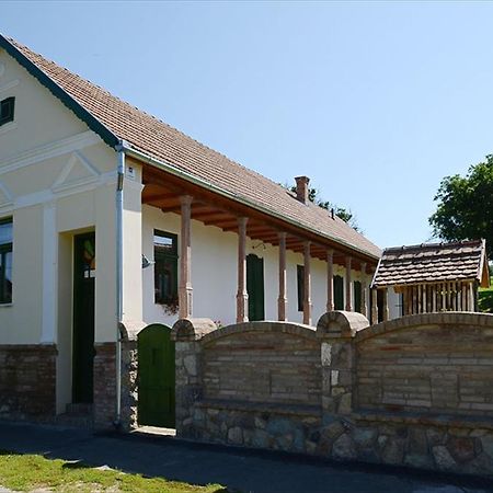 Zengoalja Vendeghaz Hotel Erzsebet Luaran gambar